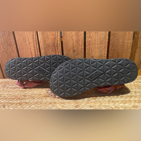Teva Sandals for Women Sz 7 - Picture 6 of 7